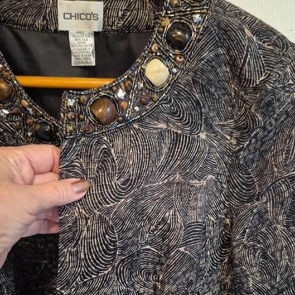 Chico's Elegant Black and White Beaded Jacket In Crop Length Chicos Size 0 - Picture 6 of 9